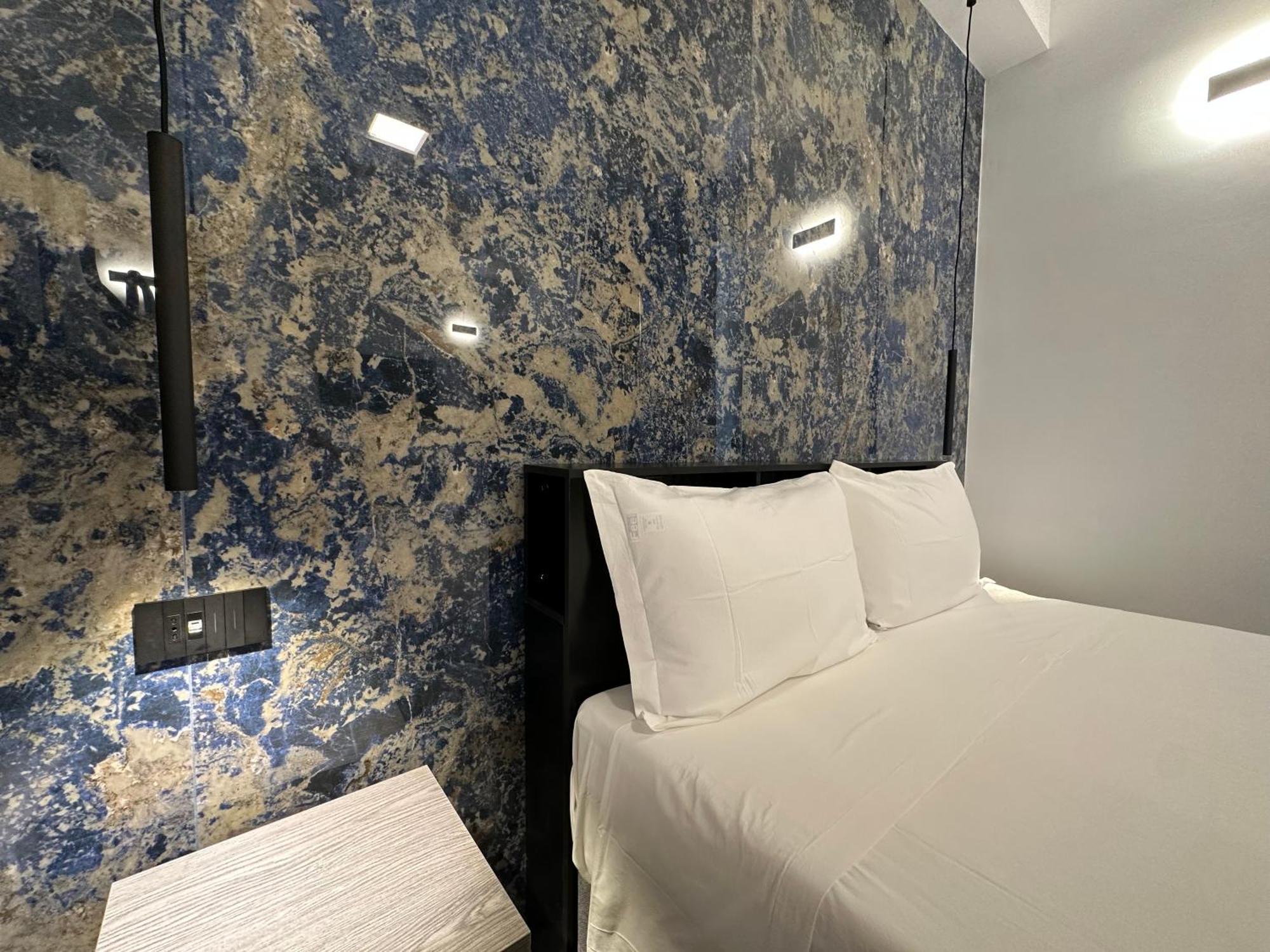 Dolmen Guest house *